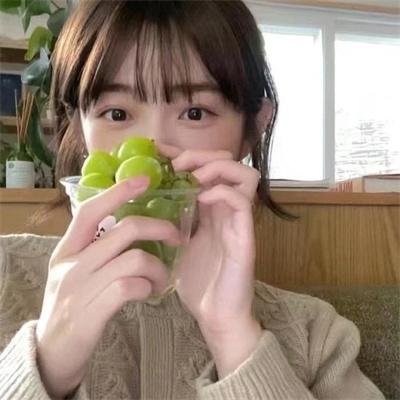 轻轻拂过